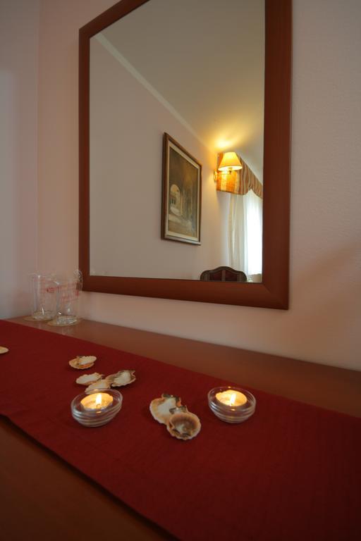 Hotel Trogir Bilik gambar