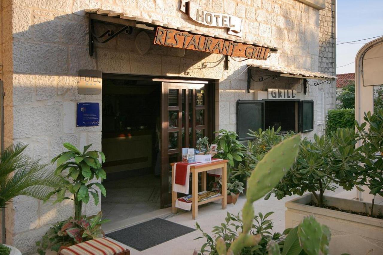 Hotel Trogir Luaran gambar