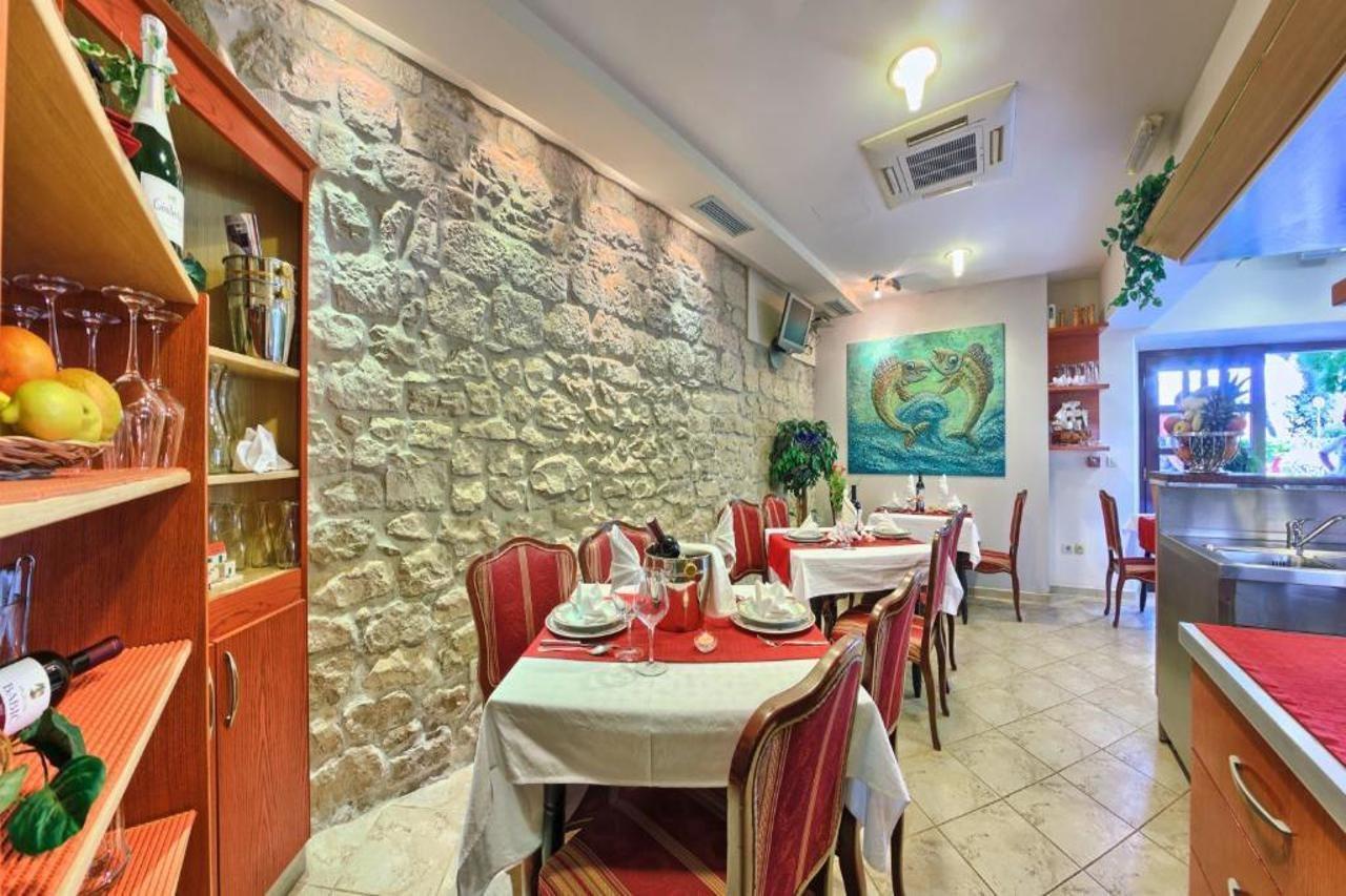Hotel Trogir Luaran gambar