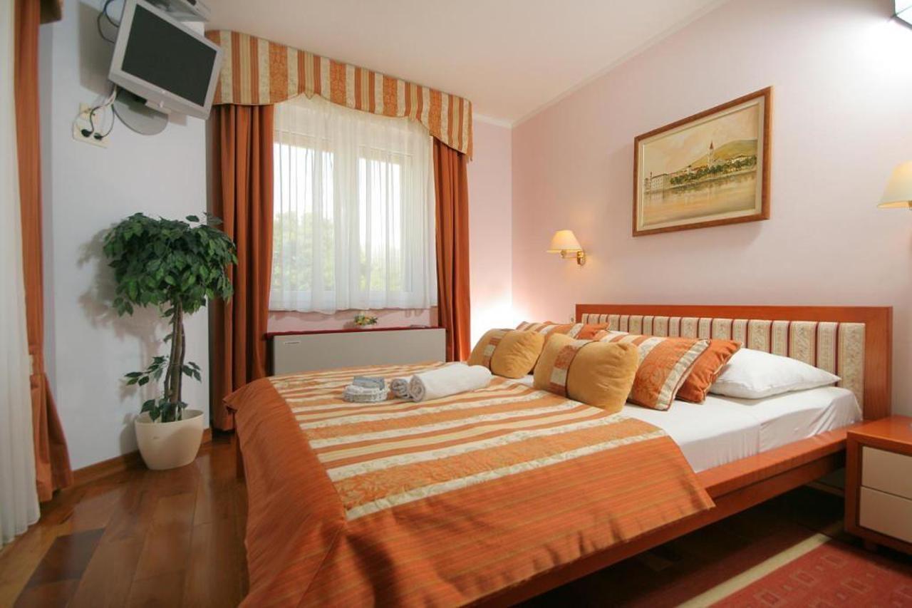 Hotel Trogir Luaran gambar