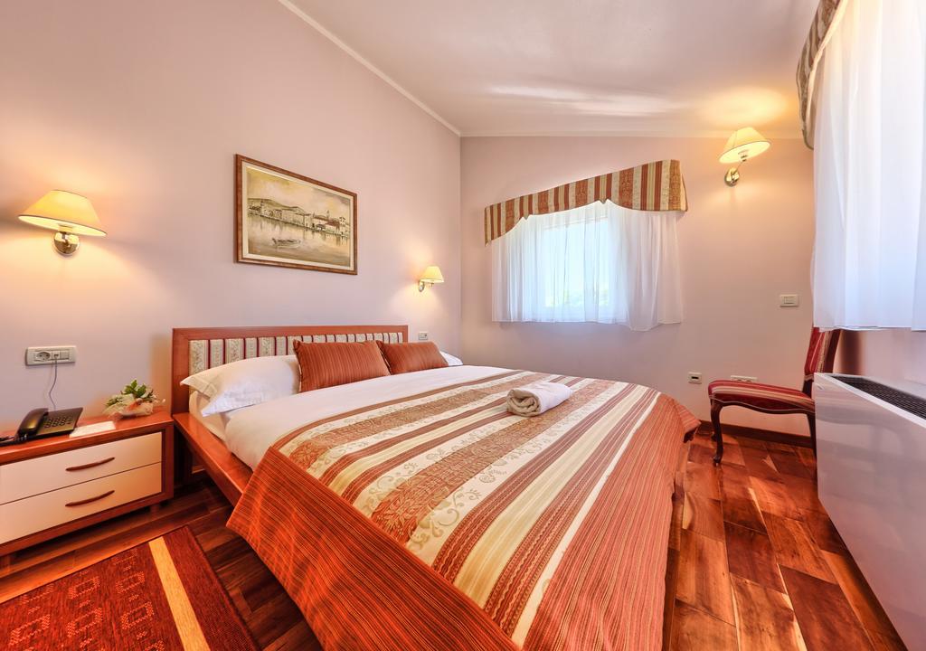 Hotel Trogir Luaran gambar