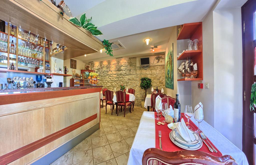 Hotel Trogir Luaran gambar