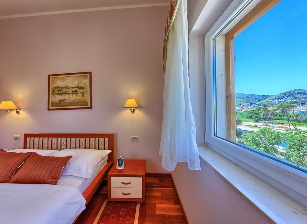 Hotel Trogir Luaran gambar