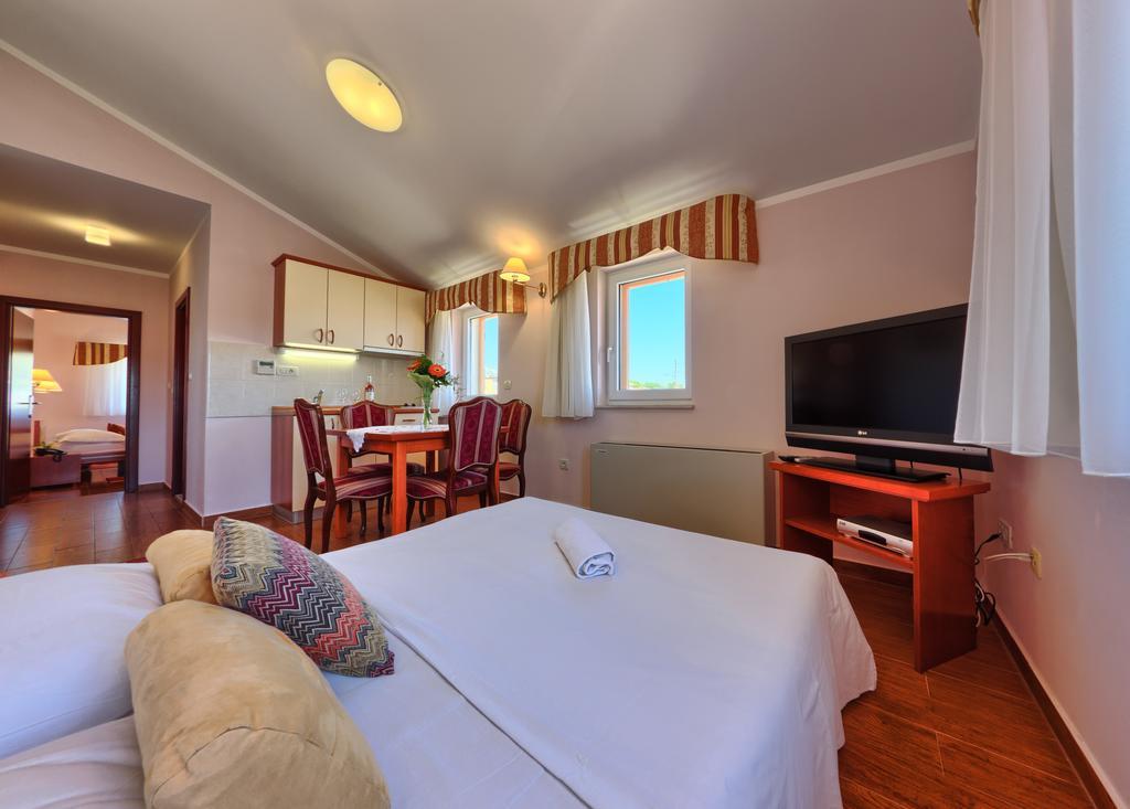 Hotel Trogir Luaran gambar