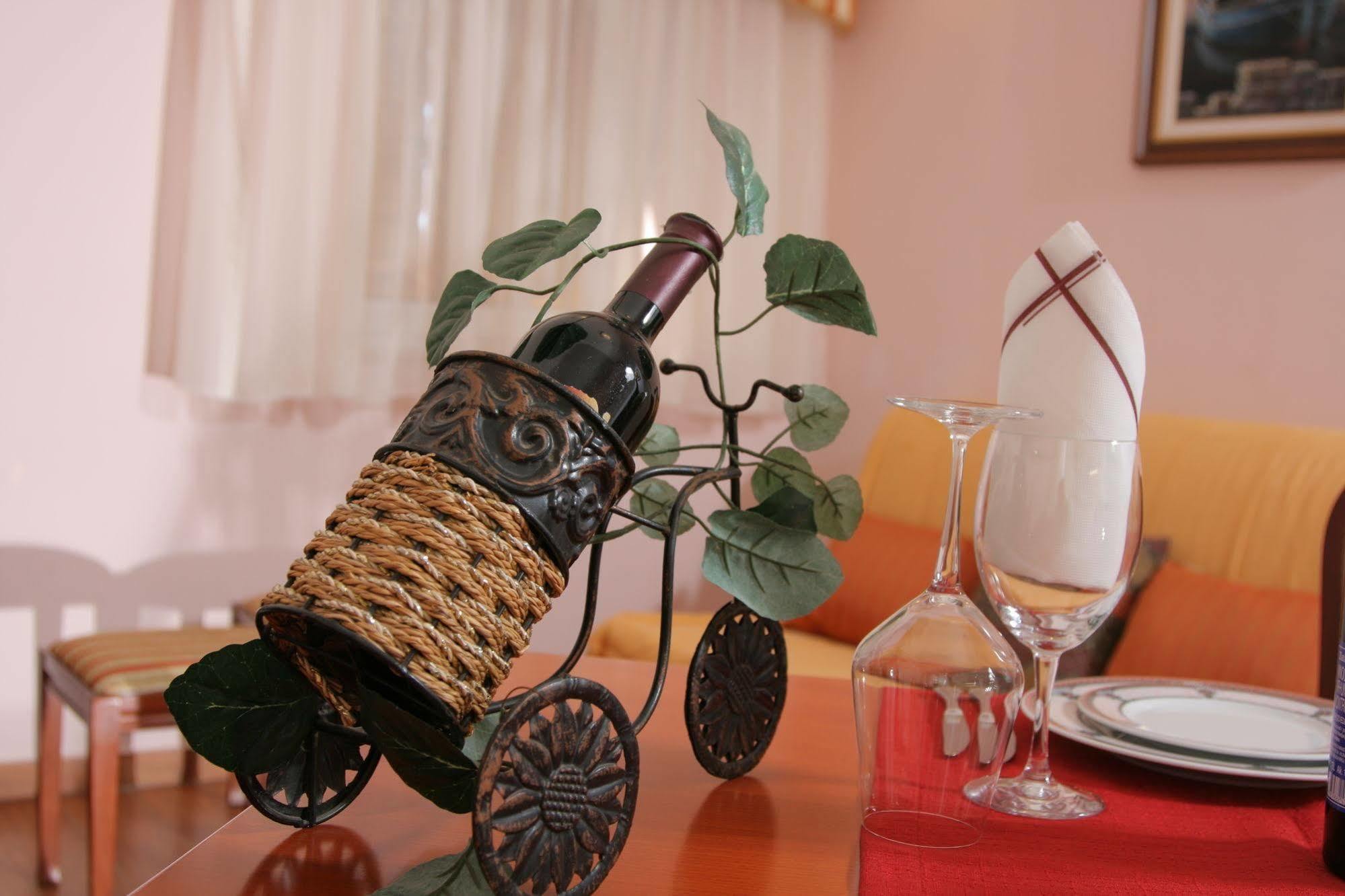 Hotel Trogir Luaran gambar