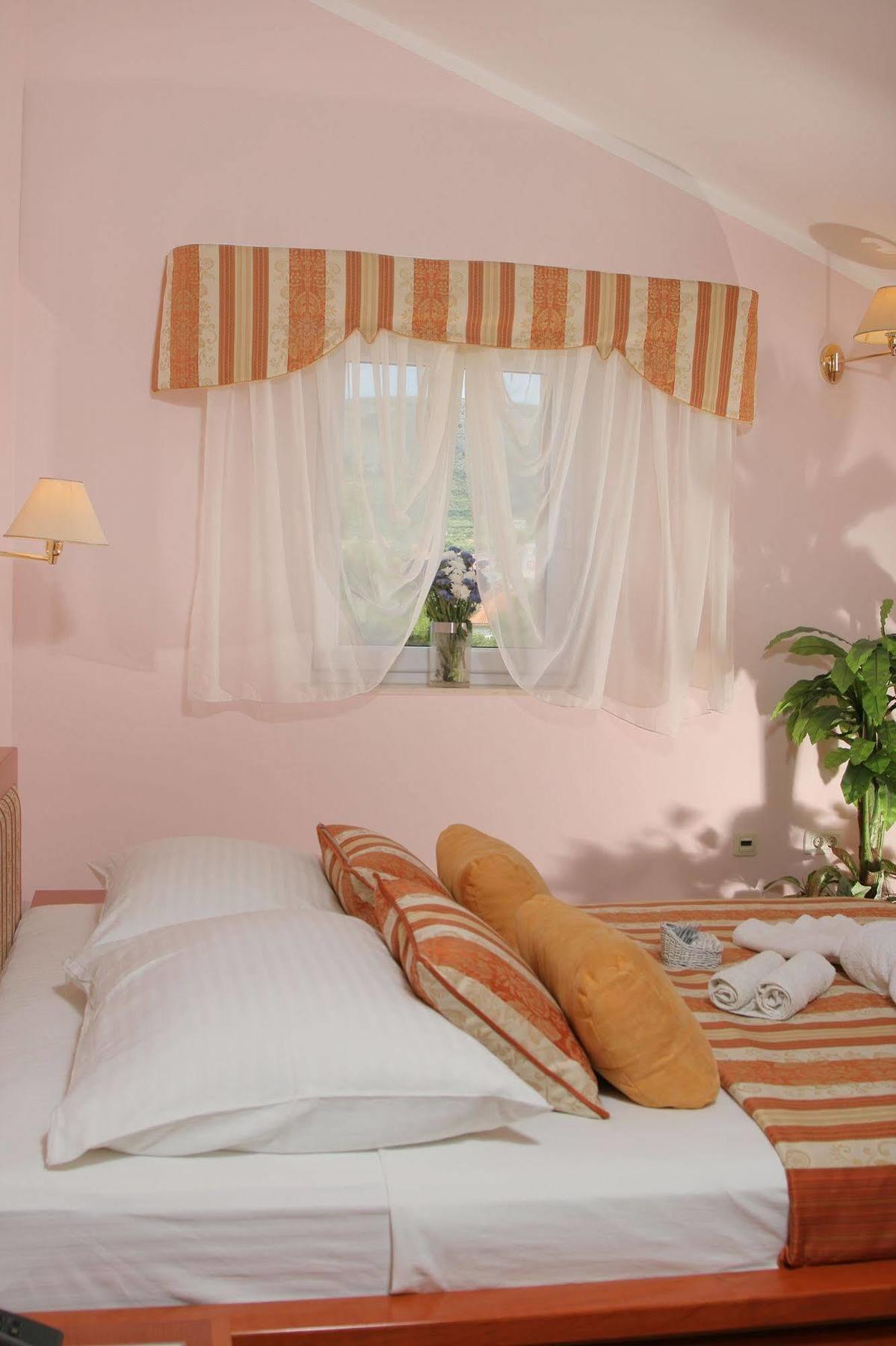 Hotel Trogir Luaran gambar