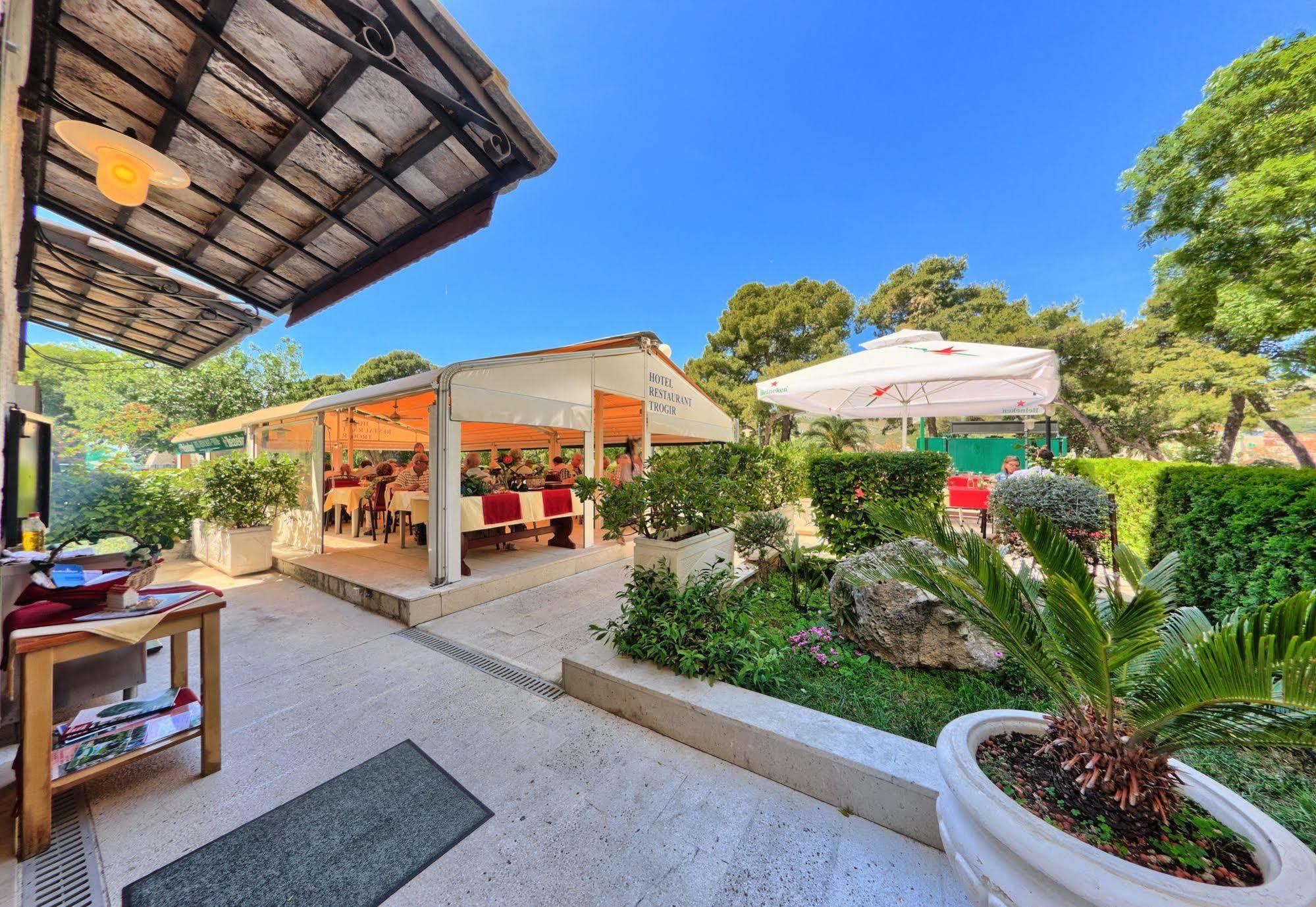 Hotel Trogir Luaran gambar