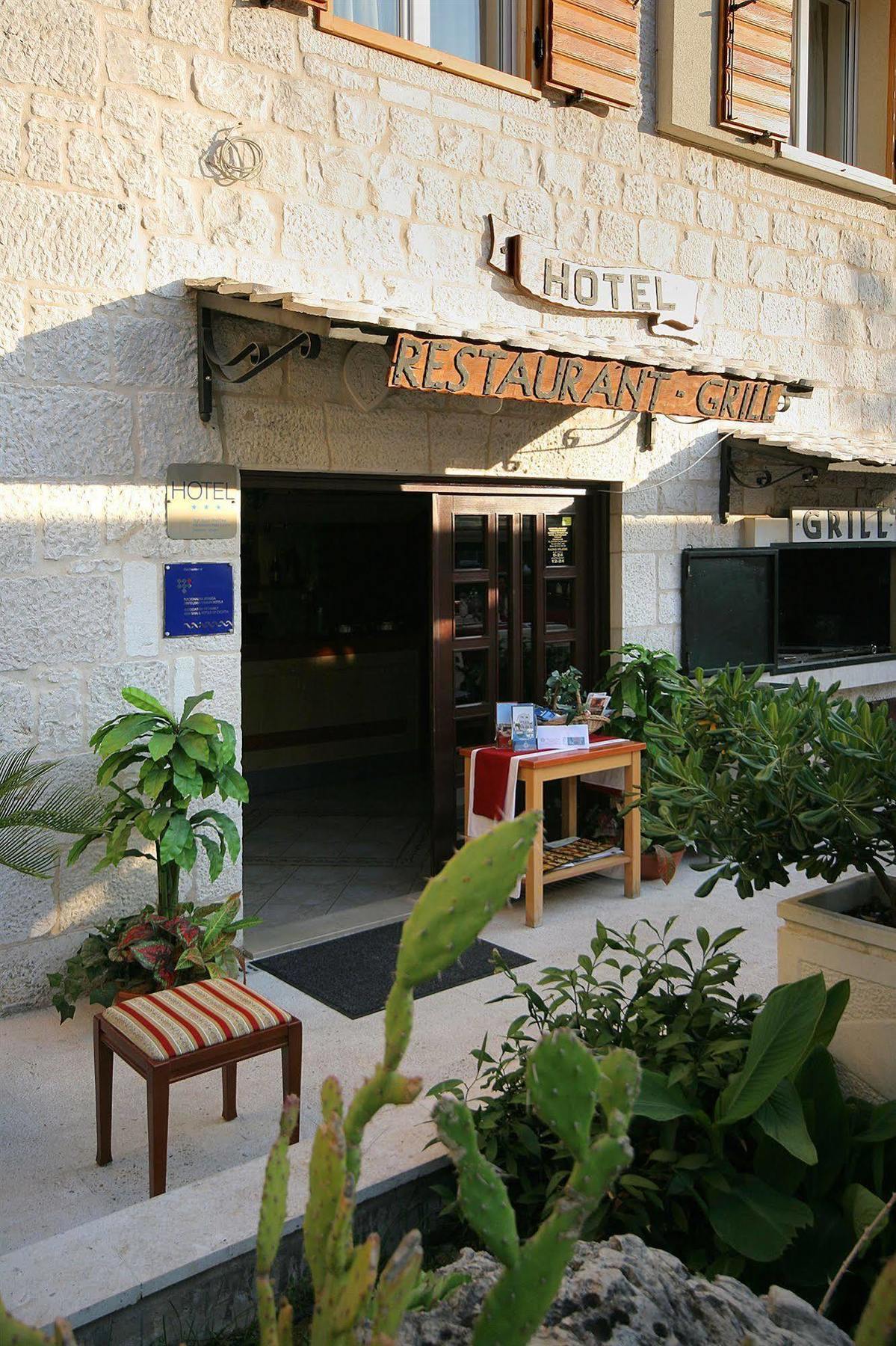 Hotel Trogir Luaran gambar