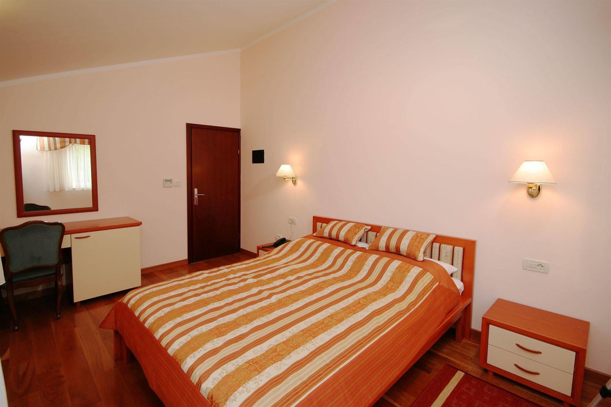 Hotel Trogir Luaran gambar